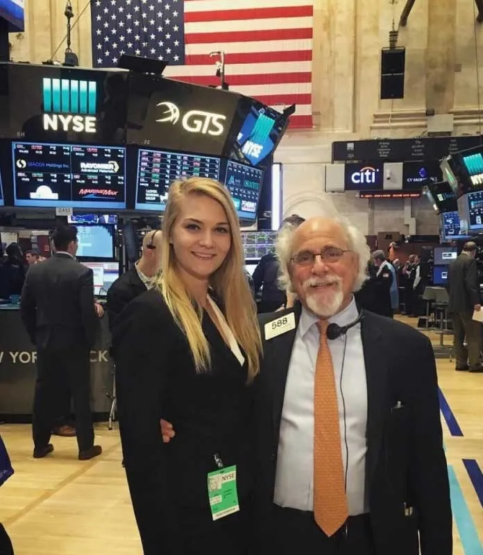 Anne Schwedt an der New York Stock Exchange