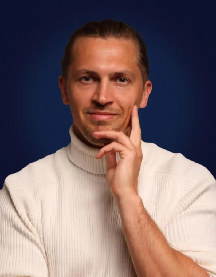 Dennis, Client Consultant